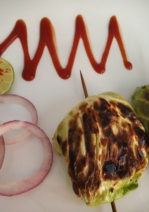 করলা বাঁধাকপির যুগলবন্দি (korola bandhakopi jugolbondi recipe in Bengali) রেসিপির প্রধান ছবি