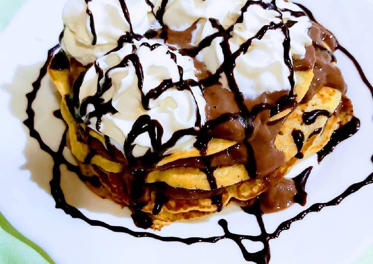 Glutén és laktózmentes amerikai palacsinta, csokoládé pudinggal