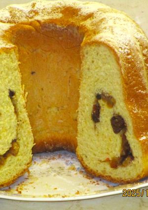 Aszalt gyümölcsös kuglóf recept fotója