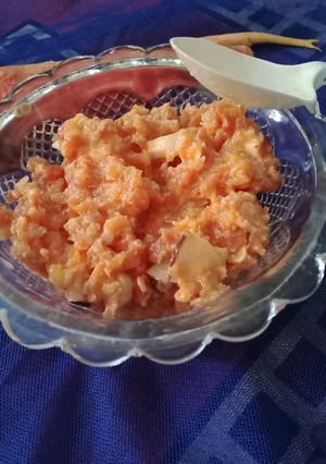 गाजर हलवा(Gajar ka halwa recipe in Hindi) रेसिपी मुख्य फोटो