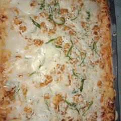 A picture of Family size pizza.