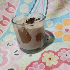A picture of Brownie shake.