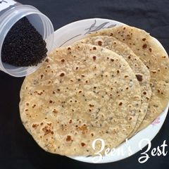 A picture of Kalonji or Black Seeds Rotis with Maida.