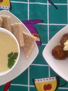 Una foto de Salsa Mornay