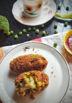 A picture of Achari Peas and Broccoli Cheese Cutlets.