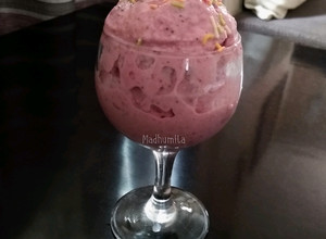 A picture of Homemade Strawberry Ice Cream.