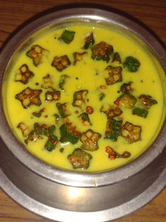 வெண்டக்காய் சேர்த்த மோர் குழம்பு(vendakkai mor kulambu recipe in tamil) செய்முறை முக்கிய புகைப்படம்