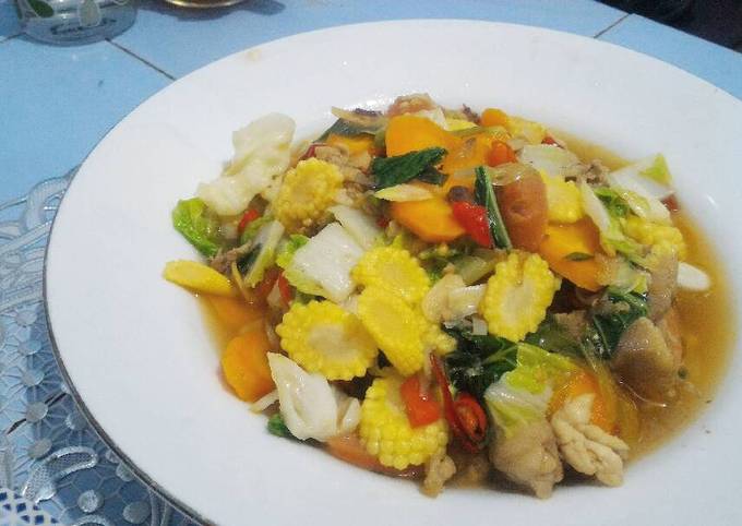 Bagaimana Menyiapkan Capcay Ayam Sosis Pedas yang Enak Banget