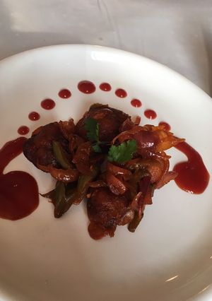 A picture of Fried soya chunks.