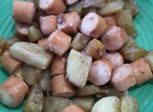 Une photo de Poêlée de knacki et pommes de terre