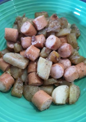 Une photo de Poêlée de knacki et pommes de terre