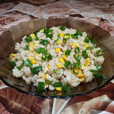 Рис с кукурузой и яйцом на гарнир