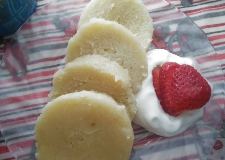 Bolo de iogurte grego na caneca