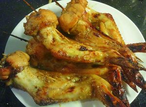 Hình của món Cánh gà nướng mật ong.