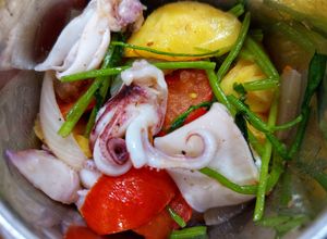 Hình của món Mực xào cà chua thơm.