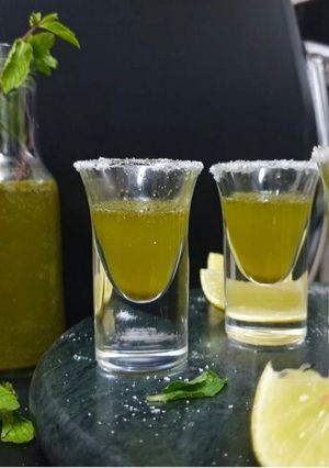 A picture of Healthy Green Shots.
