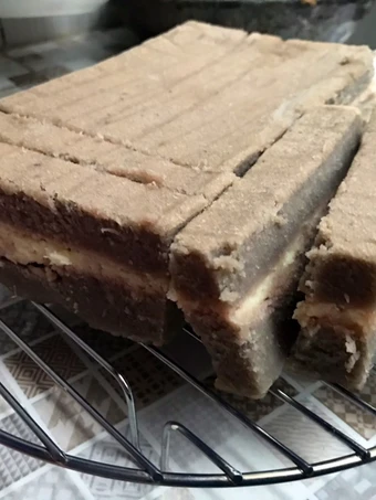 Cara Mudah Membuat Resep Bolu kukus ubi ungu lapis keju tanpa pewarna yang Menggugah Selera Anti Ribet, Sempurna