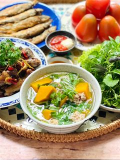 A picture of Pumpkin Soup with Ground Meat.