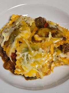 Una foto de Raviolis con pisto y criollos