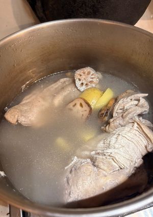 蓮藕馬鈴薯湯_一鍋到底 的食譜成品照片