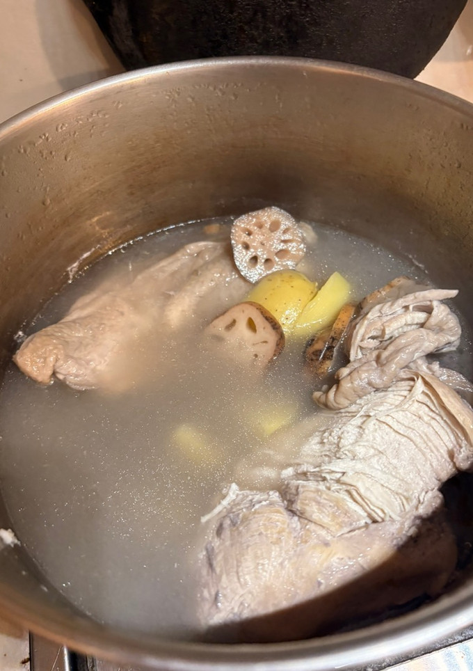 蓮藕馬鈴薯湯_一鍋到底 的食譜成品照片