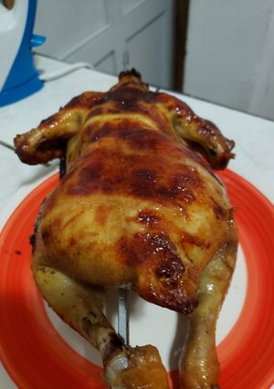 Una foto de Pollo rostizado al Mezcal