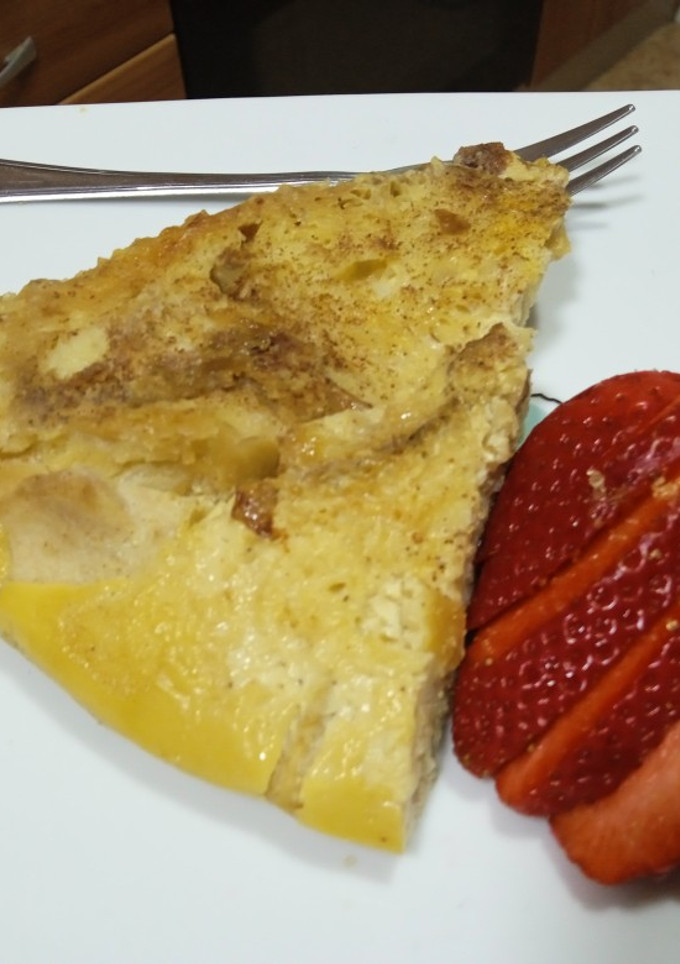 Una foto de Tarta sencilla de pan y manzana