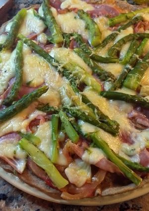 Una foto de Pizza saludable hecha con masa de harina integral