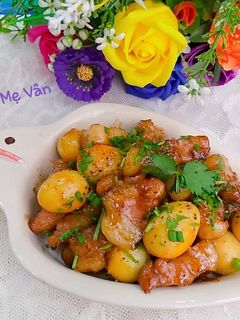 Hình của món Thịt ba rọi kho trứng cút.