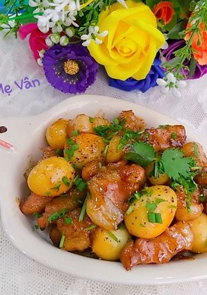 Hình của món Thịt ba rọi kho trứng cút.