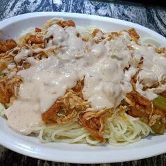 A picture of Singaporean fried rice.