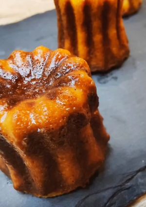 Une photo de Cannelés à la fleur d'oranger