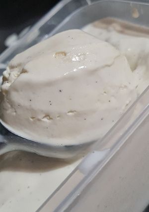Une photo de Glace à la vanille maison 🍦