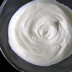 A picture of Fluffy Cream Cheese Frosting.