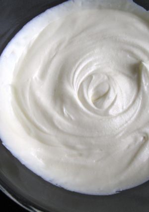 A picture of Fluffy Cream Cheese Frosting.