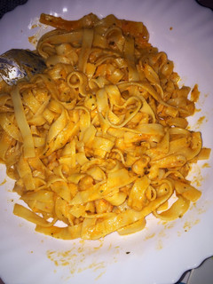 Una foto de Pasta con gambas (tallarines)