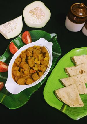 A picture of Soya Papaya Curry.