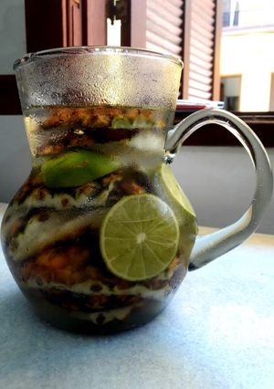 Foto de Água saborizada de abacaxi com limão