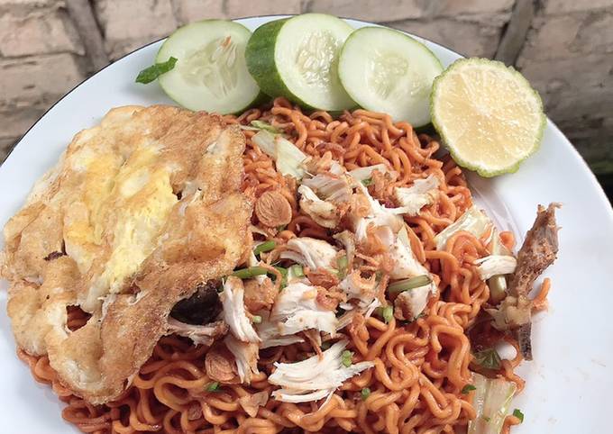 Bagaimana Menyiapkan Mie Goreng Abang Gerobak Versi Rumahan yang Lezat