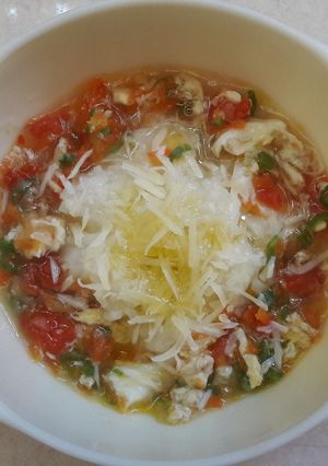 Foto resep Mpasi 4⭐ 9M+ nasi tim egg drop soup 🍚🥚🍅🥕🍃🧀🍾