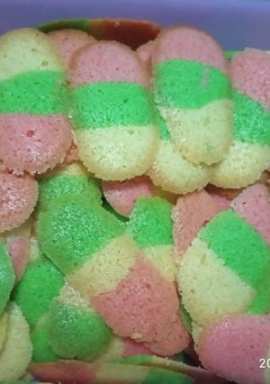 Foto resep Lidah kucing Rainbow...