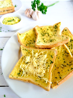 Foto resep Simple Garlic Bread