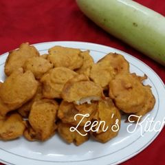 A picture of Bottle Gourd Fritters or Lauki Pakoras.