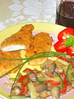 Fokhagymás-joghurtos csirkemell, vajas zöldség 🐔 recept fotója