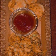 Potato and onion fritters (Pakoda) A picture of Potato and onion fritters (Pakoda).