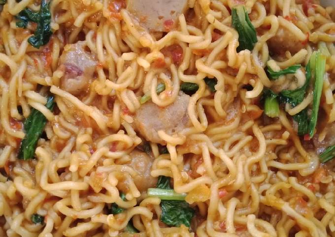 Oseng Mie Goreng Pedas