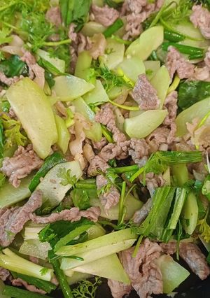 Hình của món Su su xào thịt bò, vó bò.
