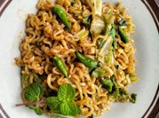 Gambar indomie goreng mie