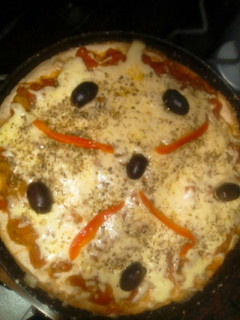 Una foto de Pizza de harina de lentejas sin Tacc ! 👌👍🍕