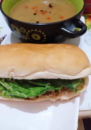 A picture of Chicken cutles burger.